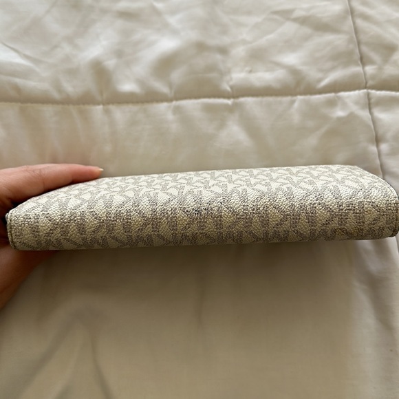 Michael Kors Pattern Wallet - Picture 7 of 11